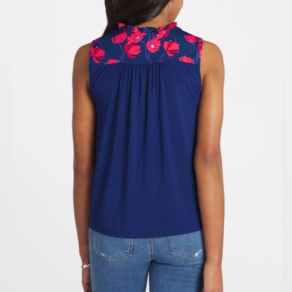 NWT 41 HAWTHORN SLEEVELESS RUFFLED NECK BLOUSE IN BLUE AND RED FLORAL - Picture 2 of 8